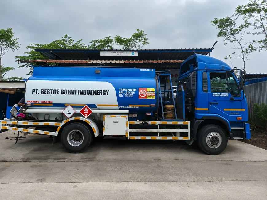 Truk tangki beridentitas PT Restoe Boemi Indoenergy